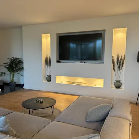 Modern Dream House With Private And Gym Holiday home